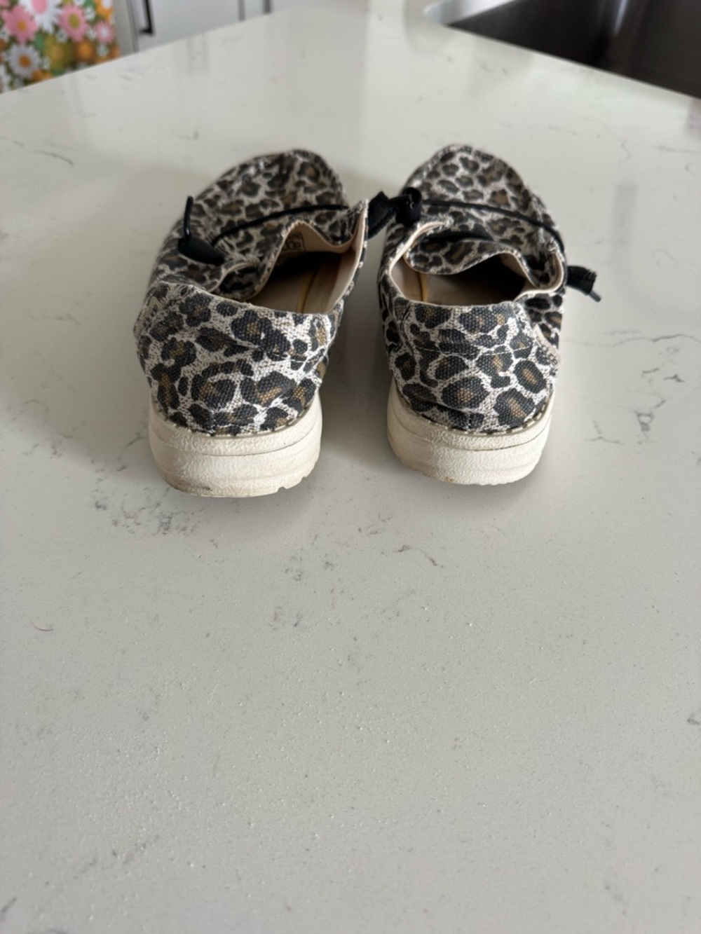 WOMENS CHEETAH HEY DUDE SHOES SIZE 6 - Picture 3 of 6